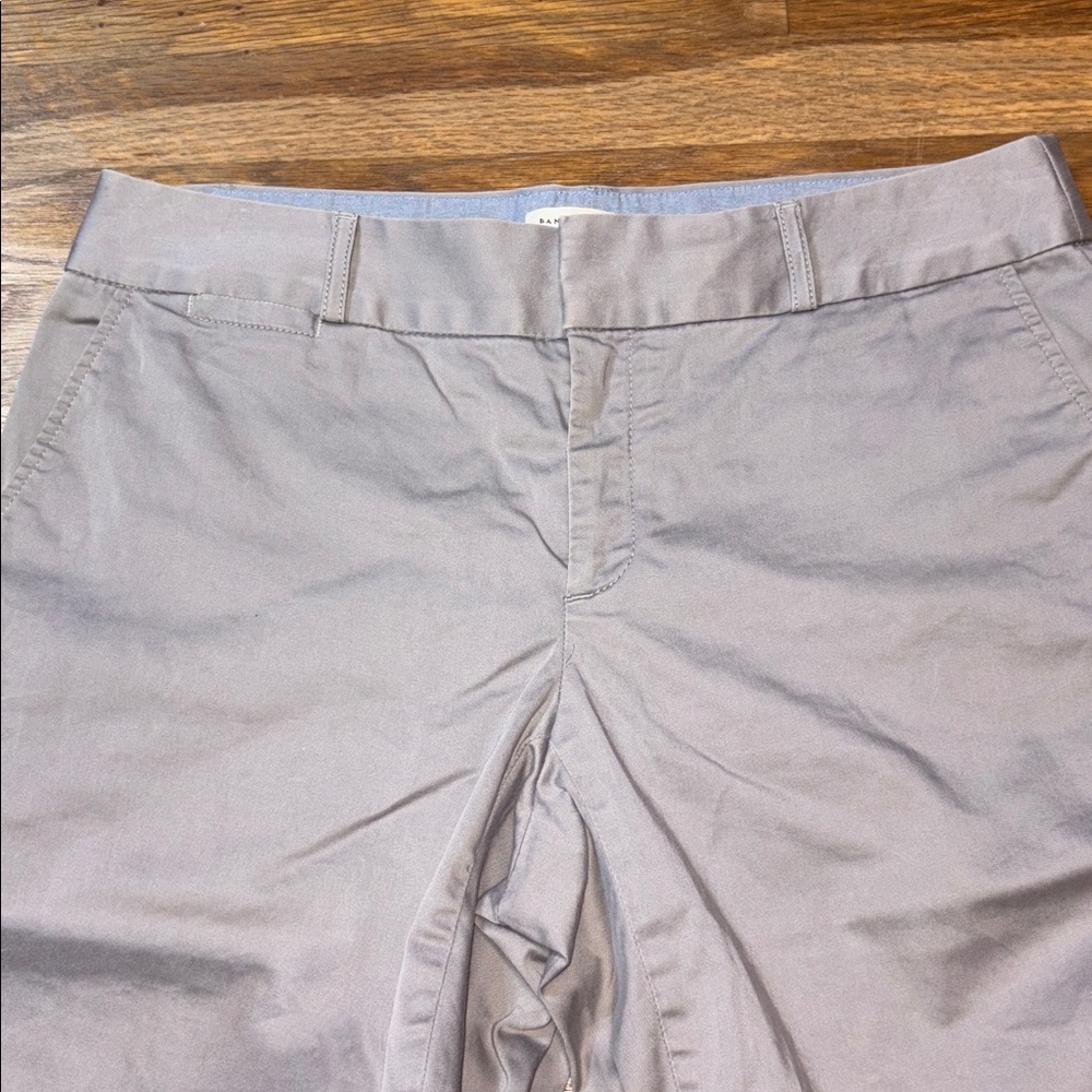 BANANA REPUBLIC khaki style cropped pants - Picture 2 of 10